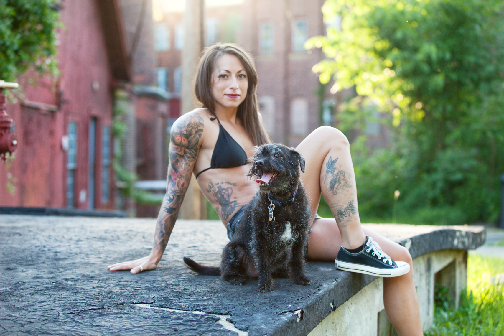 Dogs_with_tattooed_owners_08