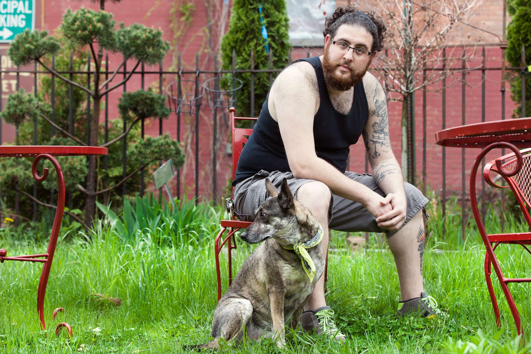Dogs_with_tattooed_owners_18