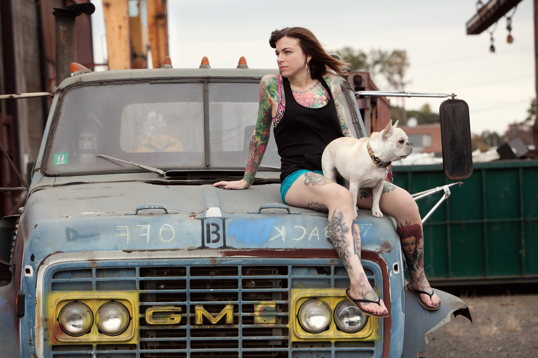 Dogs_with_tattooed_owners_27